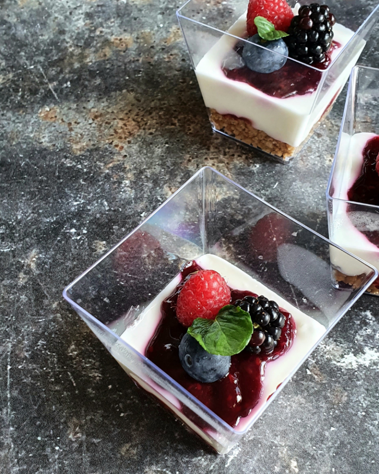 cheesecake allo yogurt greco e cocco